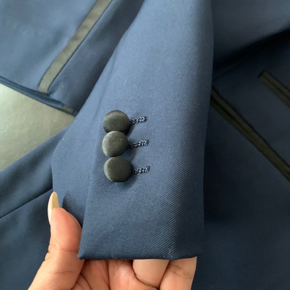 Berragamo Soho Madison Blue Tuxedo set w/accessori - Picture 4 of 14